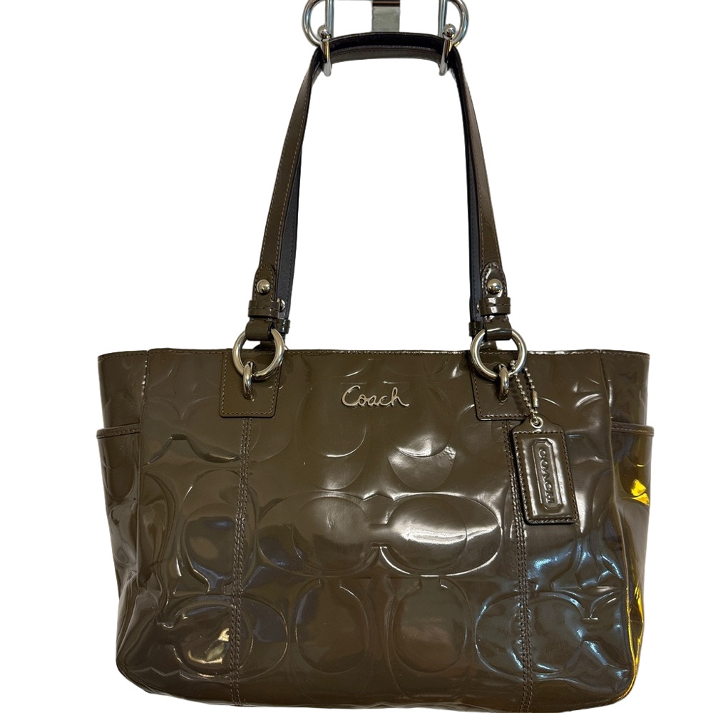 COACH 🔥 Olive Green Op Art Embossed Patent Leather East West Gallery Tote